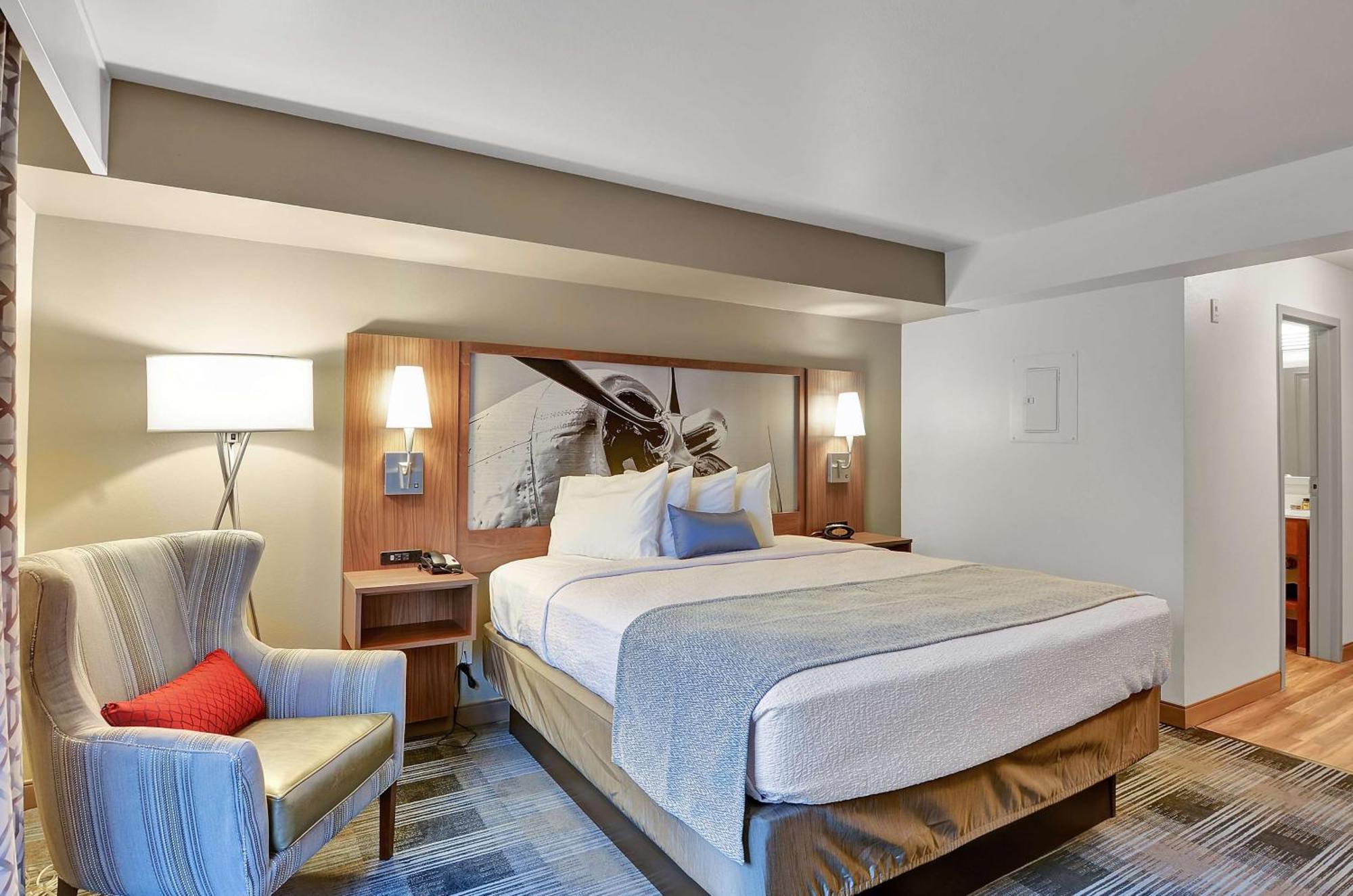 Executive Residency By Best Western Navigator Inn & Suites Эверетт Экстерьер фото
